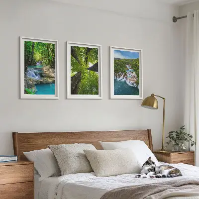 Cadre photo mural représentant des cascades d'eau en forêt verte