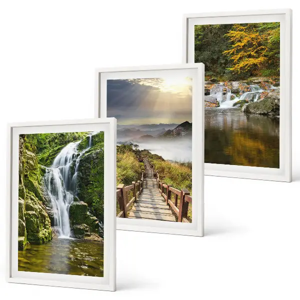 Cadre photo mural célébrant des cascades dans les montagnes sous des nuages en automne