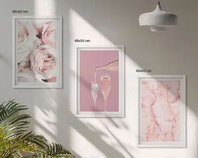 Cadre photo mural avec motif fond en marbre et roses champagne