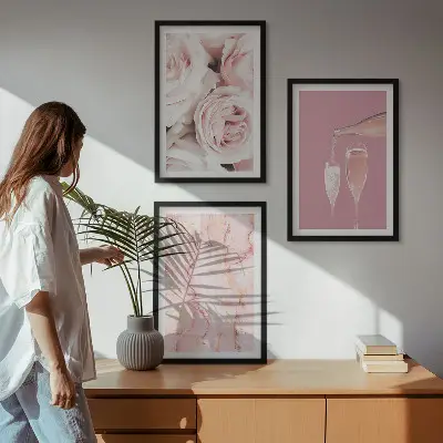 Cadre photo mural avec motif fond en marbre et roses champagne