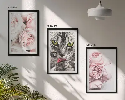 Cadre photo mural motif chat dans des fleurs roses
