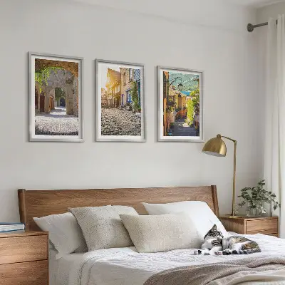 Lot de 3 tableaux pour salon représentant de charmantes rues pavées