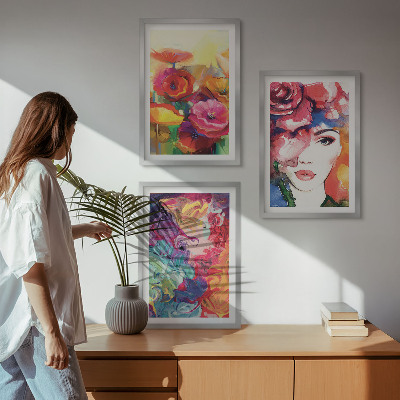 Cadre photo mural Portrait intense d'une femme aux fleurs