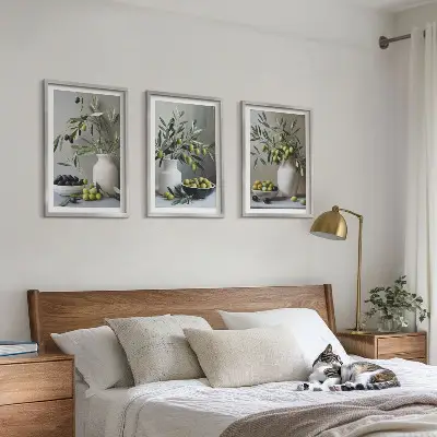 Lot de 3 tableaux pour salon représentant des olives dans des vases gris