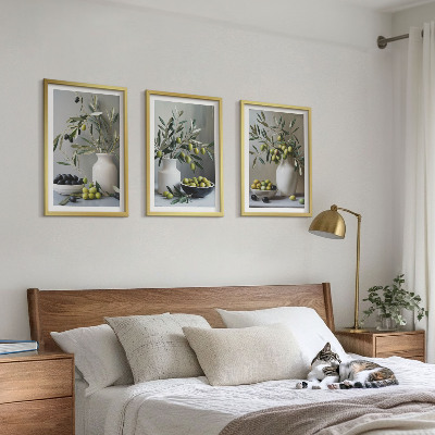 Lot de 3 tableaux pour salon Olives dans des vases gris