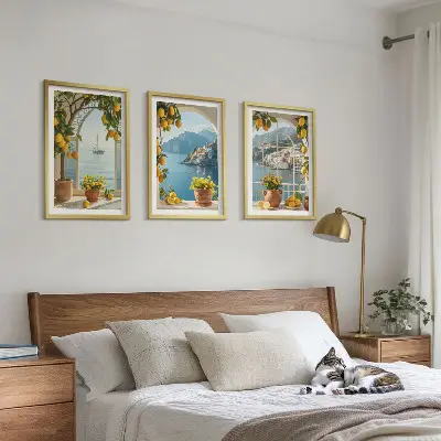 Lot de 3 tableaux pour salon représentant des citronniers en fleurs dans une ville côtière