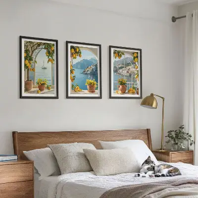 Lot de 3 tableaux pour salon représentant des citronniers en fleurs dans une ville côtière