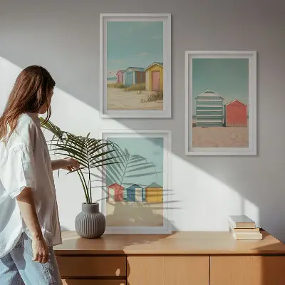 Lot de 3 tableaux pour salon représentant des maisons colorées à la plage sous un soleil radieux