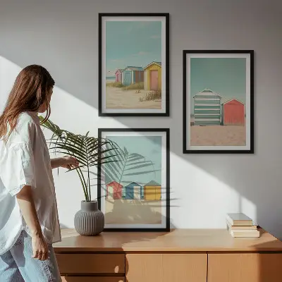 Lot de 3 tableaux pour salon représentant des maisons colorées à la plage sous un soleil radieux