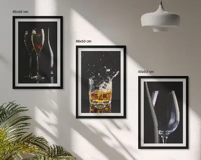 Lot de 3 tableaux pour salon représentant des verres de vin et de whisky sur fond noir