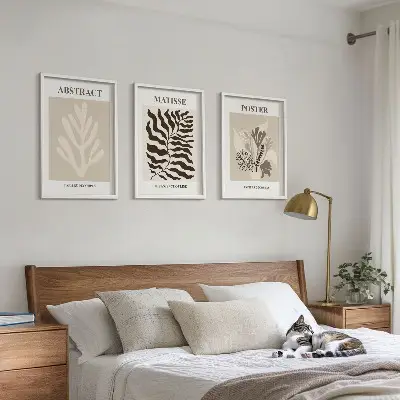 Cadre photo mural avec motifs végétaux dans les tons beige et brun