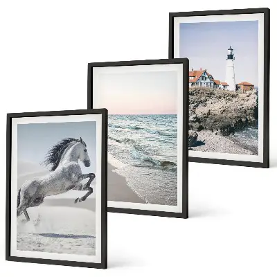 Cadre photo mural chevaux sur la plage avec un phare et des vagues