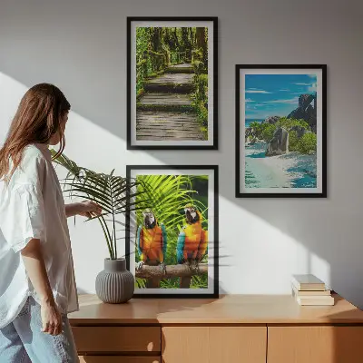 Cadre photo mural représentant une cascade de perroquets dans la forêt tropicale