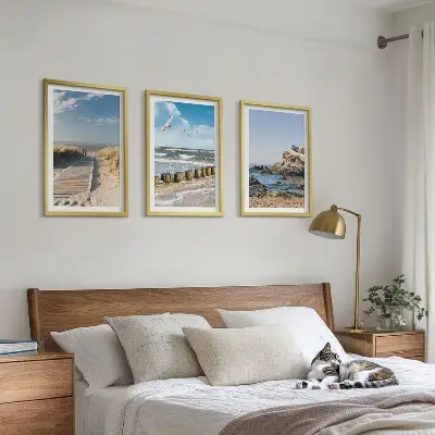 Cadre photo mural plage avec sentier en bois et falaises