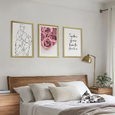 Cadre photo mural dessin au trait de bouquets de roses familiaux