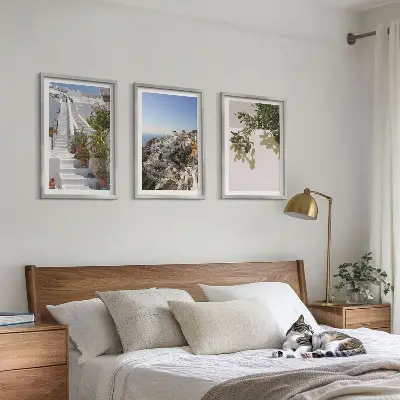 Cadre photo mural escaliers blancs avec vue sur Santorin