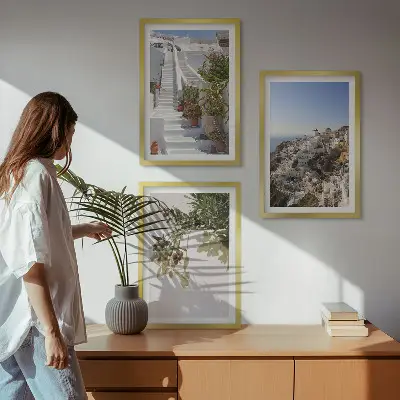 Cadre photo mural escaliers blancs avec vue sur Santorin