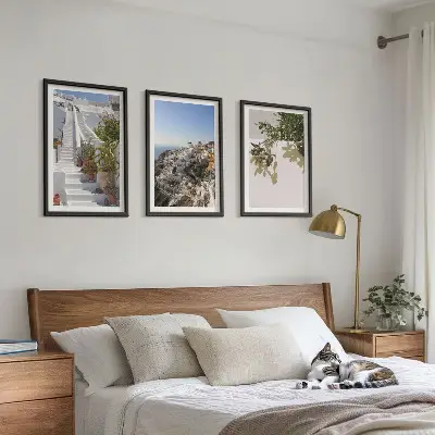 Cadre photo mural escaliers blancs avec vue sur Santorin