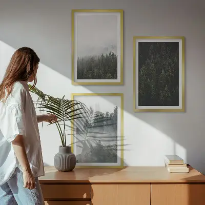 Cadre photo mural forêts vertes dans la brume au naturel