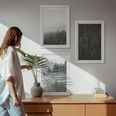 Cadre photo mural forêts vertes dans la brume au naturel