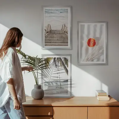 Lot de 3 tableaux pour salon représentant des vacances sur la plage avec des escaliers en bois