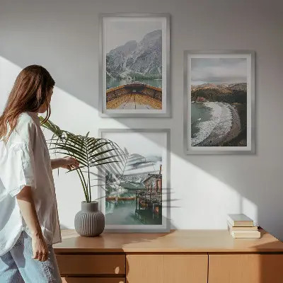 Cadre photo mural paysage de montagnes, lac, bateau et plage