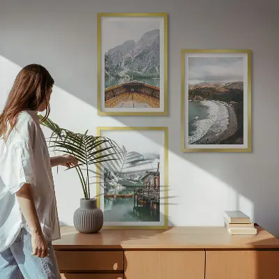 Cadre photo mural paysage de montagnes, lac, bateau et plage