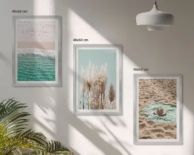 Cadre photo mural motif chapeau de paille sur vagues de plage
