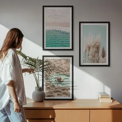Cadre photo mural motif chapeau de paille sur vagues de plage
