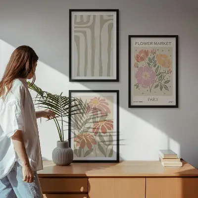 Cadre photo mural avec motifs botaniques et style minimaliste parisien