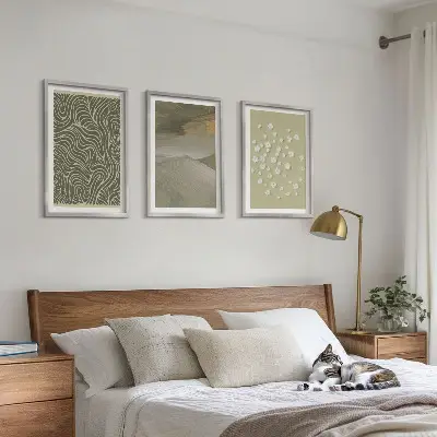 Cadre photo mural avec motifs floraux abstraits ondulés