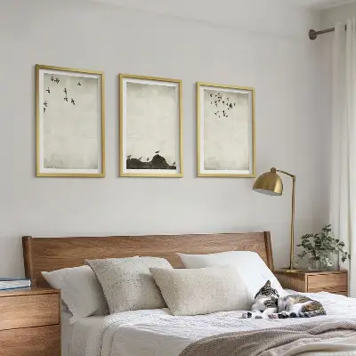 Ensemble de 3 tableaux pour salon motif de minimalisme avec des oiseaux en vol