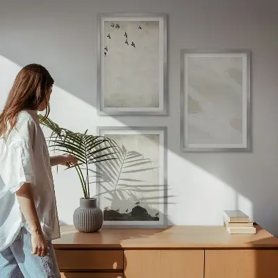 Cadre photo mural avec motifs d'oiseaux, de rochers et de coups de pinceau