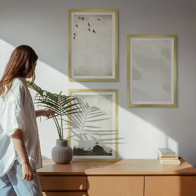Cadre photo mural avec motifs d'oiseaux, de rochers et de coups de pinceau
