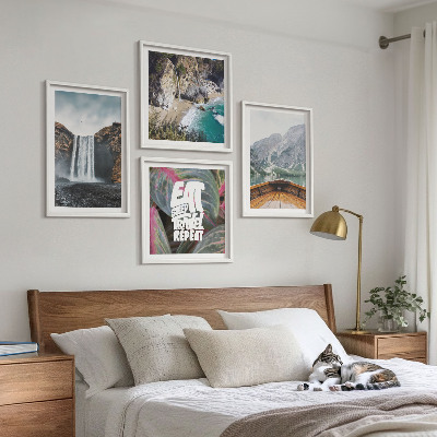 Mur de tableaux Voyage en montagne avec cascade et nature