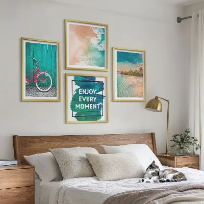Mur de cadres inspiration vélos et bateaux
