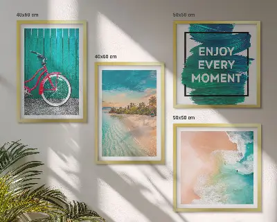 Mur de cadres inspiration vélos et bateaux