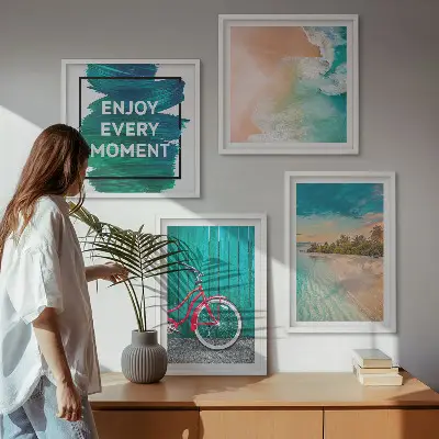 Mur de cadres inspiration vélos et bateaux