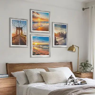 Mur de tableaux ponts au coucher du soleil dans une ville