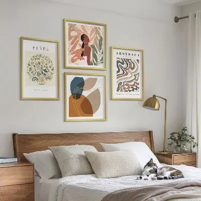 Mur de tableaux affiches pastel au style bohème