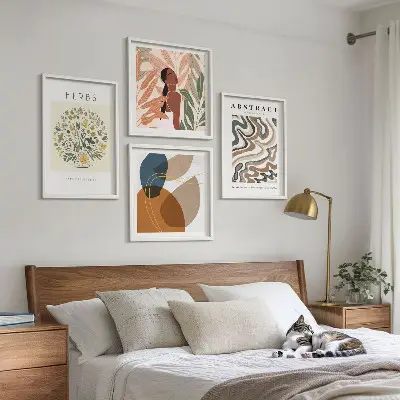Mur de tableaux affiches pastel au style bohème