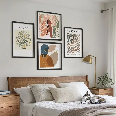 Mur de tableaux affiches pastel au style bohème