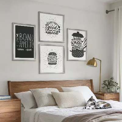 Mur de tableaux graphiques avec slogans culinaires et illustrations d'aliments