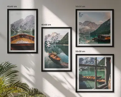 Ensemble de 4 tableaux représentant un lac, des montagnes, des bateaux et un chalet vue de la fenêtre