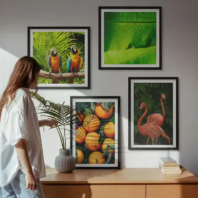 Mur de tableaux aux accents fruités des tropiques