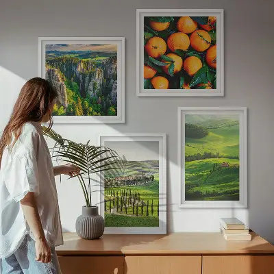 Mur de tableaux la campagne italienne avec des oranges et des éléments naturels