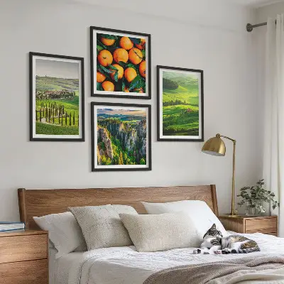 Mur de tableaux la campagne italienne avec des oranges et des éléments naturels