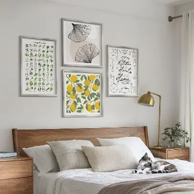 Mur de tableaux herbes aromatiques de cuisine avec peinture au citron