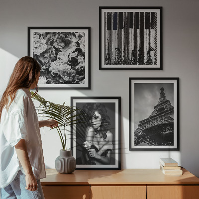 Polyptyque z cadres Portrait d'une femme avec une rose eiffel