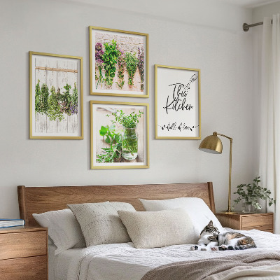 Mur de tableaux Plantes aromatiques pour la cuisine en train de sécher